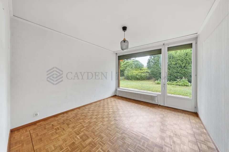 Villa im Erdgeschoss mit schönem Garten – Foto 7 von 12
