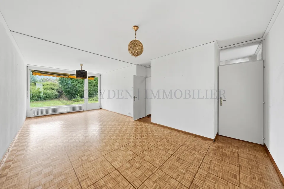 Villa im Erdgeschoss mit schönem Garten – Foto 5 von 12