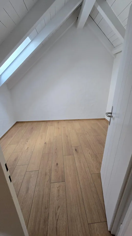 gemütliche 3.5 Zimmer Dachwohnung – Foto 5 von 10