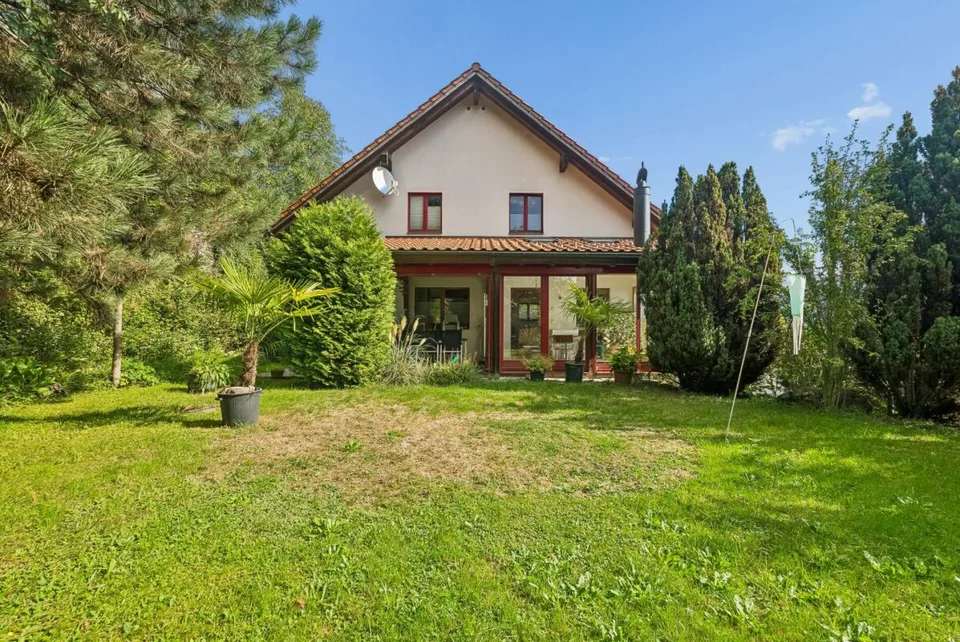 Grosszügiges Haus mit Aussicht über das Rheintal – Foto 2 von 10