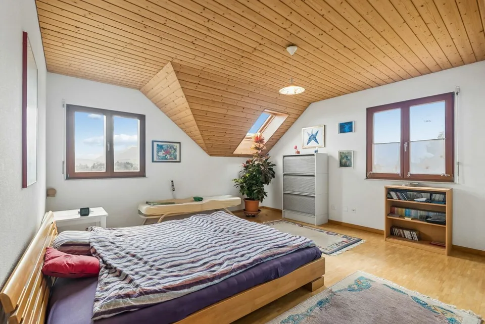 Grosszügiges Haus mit Aussicht über das Rheintal – Foto 9 von 10