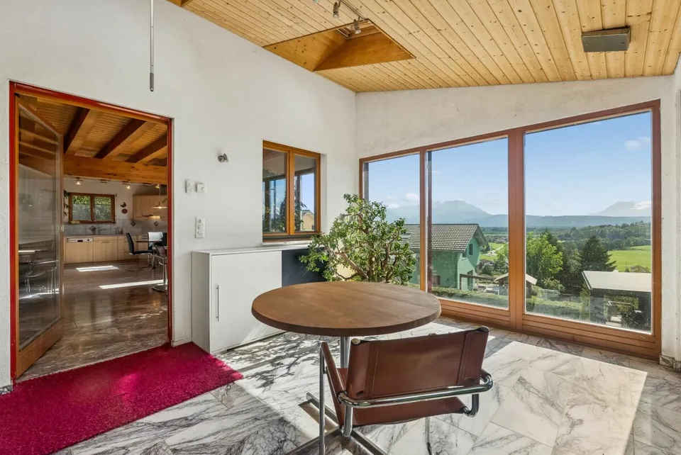 Grosszügiges Haus mit Aussicht über das Rheintal – Foto 6 von 10
