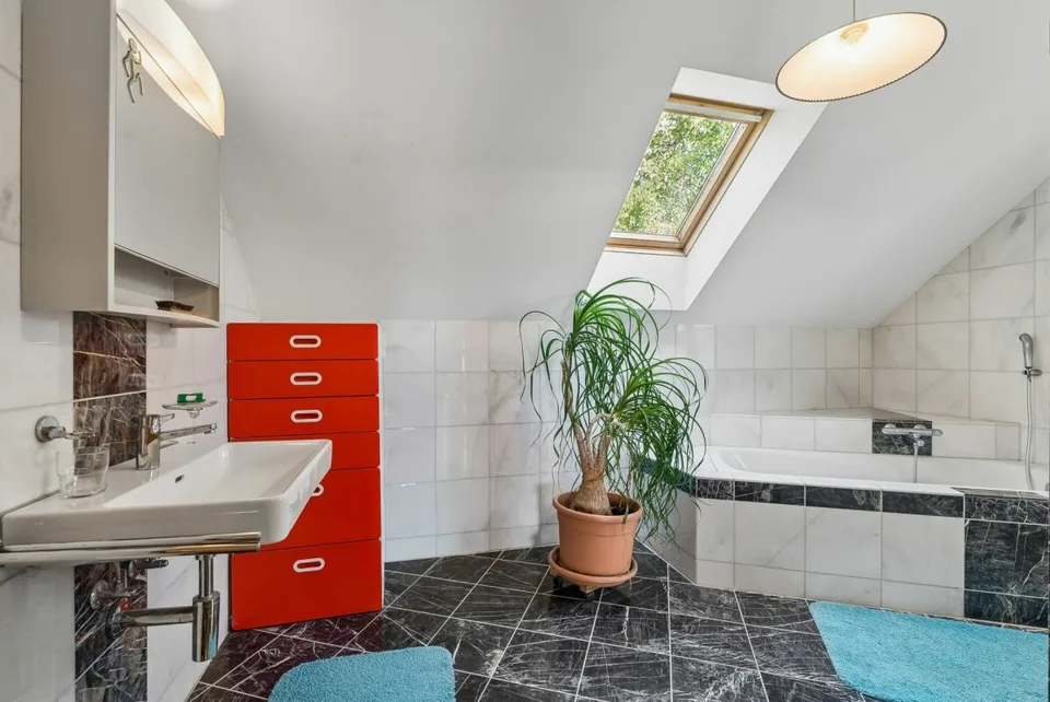 Grosszügiges Haus mit Aussicht über das Rheintal – Foto 10 von 10