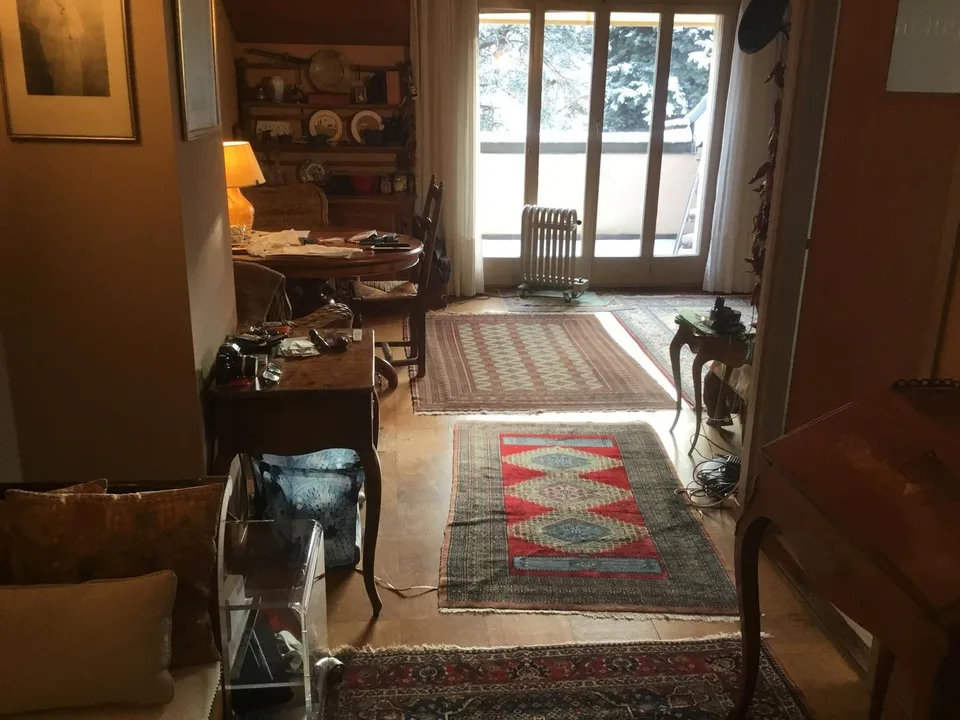 LUTRY - Charmantes 2.5-Zimmer-Dachgeschosswohnung mit Aussicht und Balkon – Foto 5 von 9
