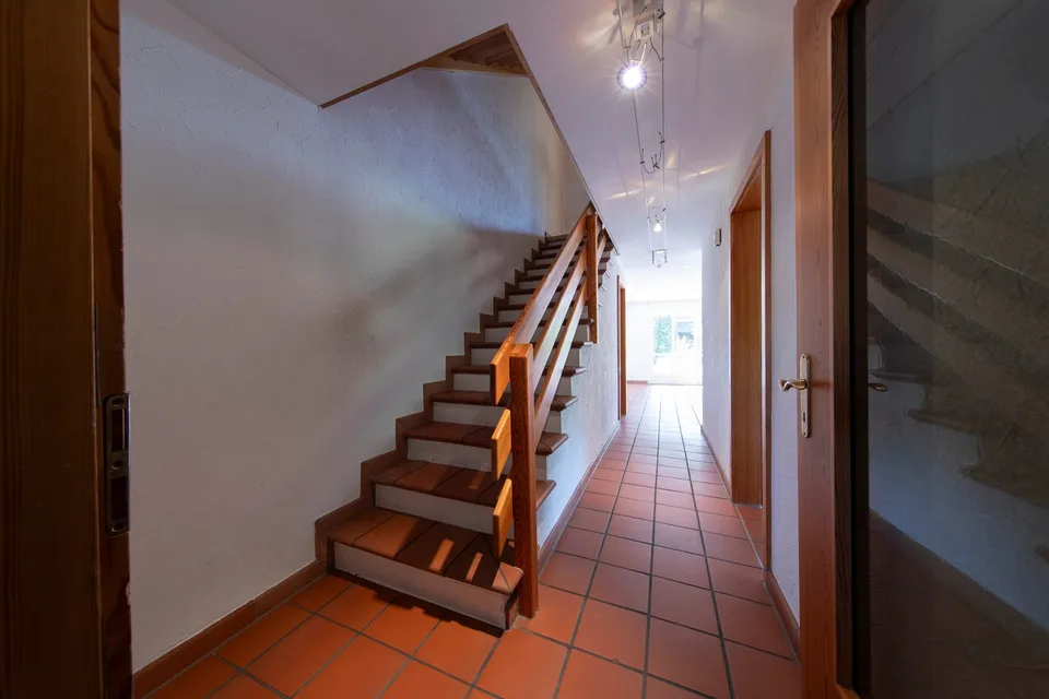 Casa di due famiglie di 6,5 locali affascinante a Embrach – foto 10 di 10