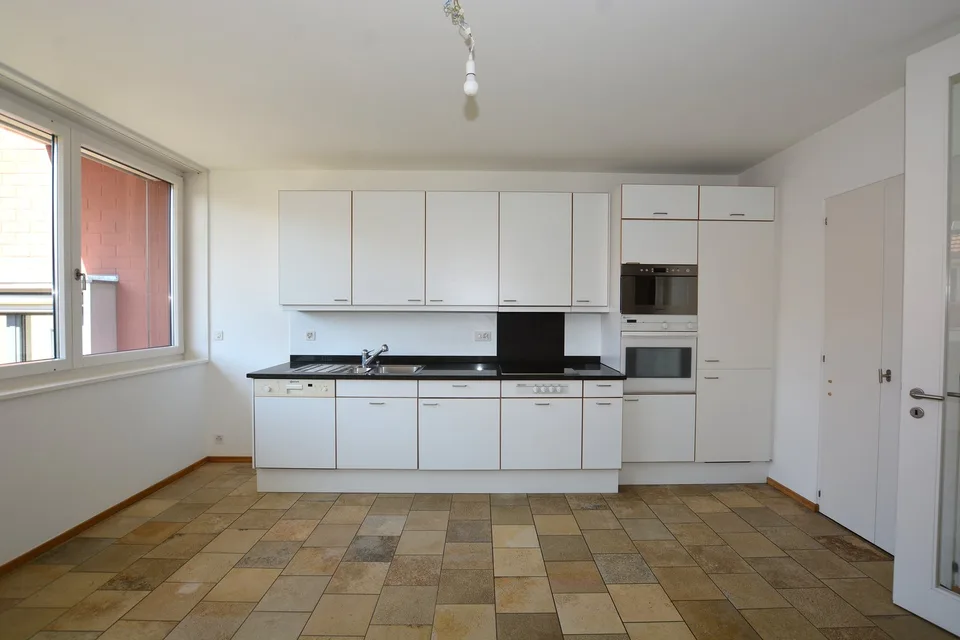 Ultimo appartamento maisonette di 4,5 locali – vita spaziosa con vista panoramica a Oberwil – foto 6 di 17