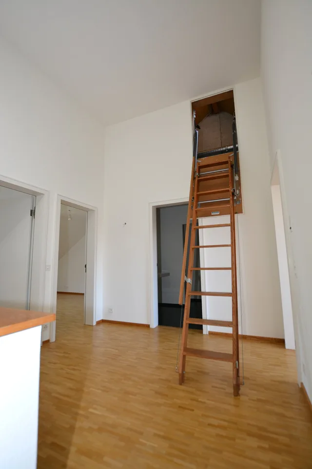 Ultimo appartamento maisonette di 4,5 locali – vita spaziosa con vista panoramica a Oberwil – foto 7 di 17