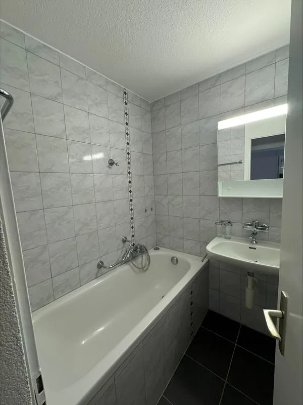Renovierte 4,5-Zimmer-Wohnung mit 85m2 und Balkon, im 1. Stock – Foto 10 von 11