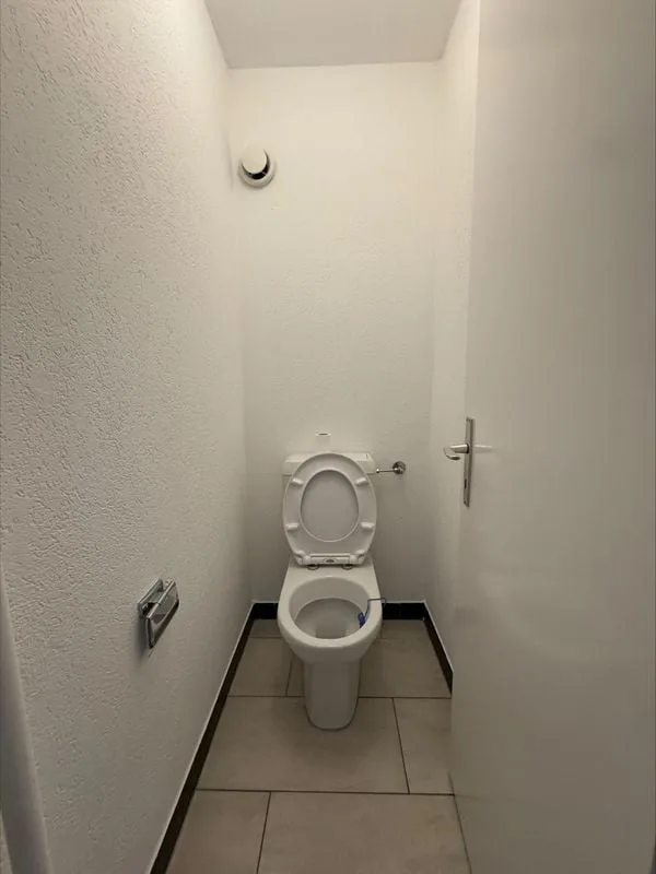 Renovierte 4,5-Zimmer-Wohnung mit 85m2 und Balkon, im 1. Stock – Foto 11 von 11