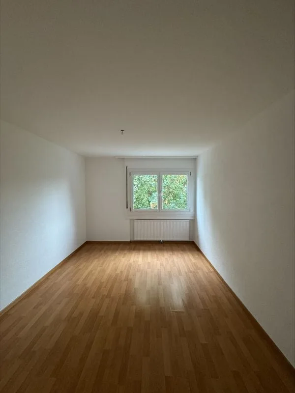 Renovierte 4,5-Zimmer-Wohnung mit 85m2 und Balkon, im 1. Stock – Foto 9 von 11