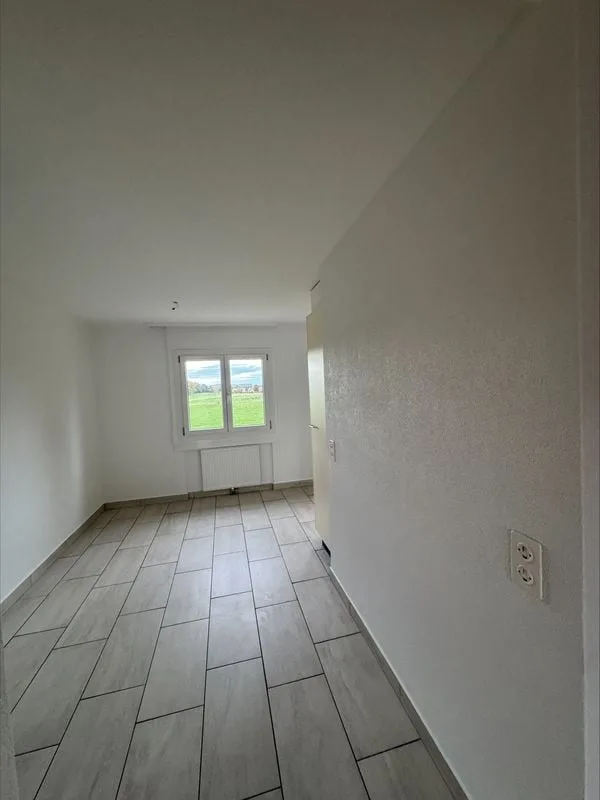 Renovierte 4,5-Zimmer-Wohnung mit 85m2 und Balkon, im 1. Stock – Foto 5 von 11