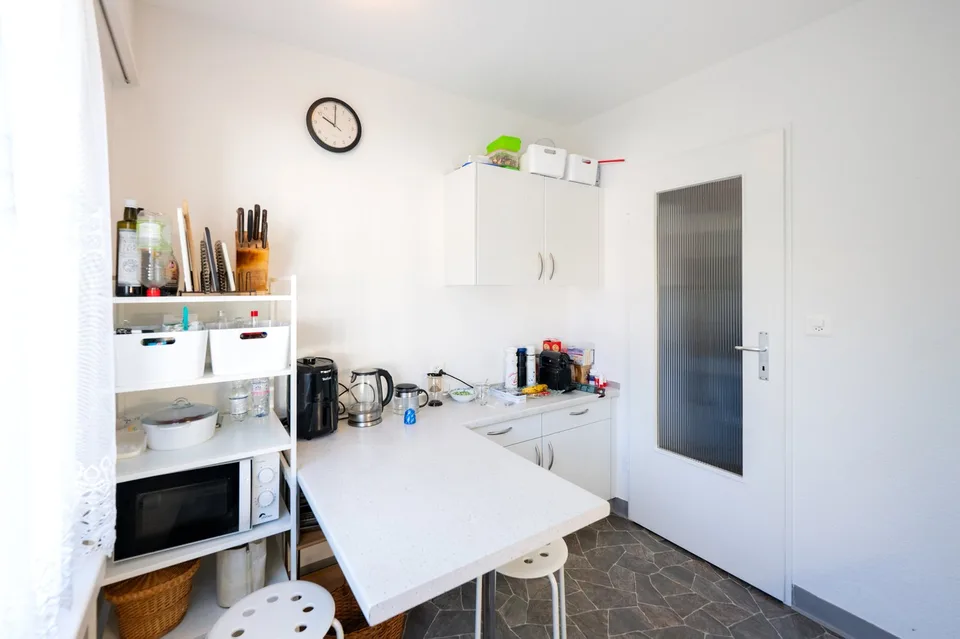 Charmant appartement 3.5 pièces en mansarde avec balcon et vue sur les montagnes à Davos Platz – photo 9 sur 21