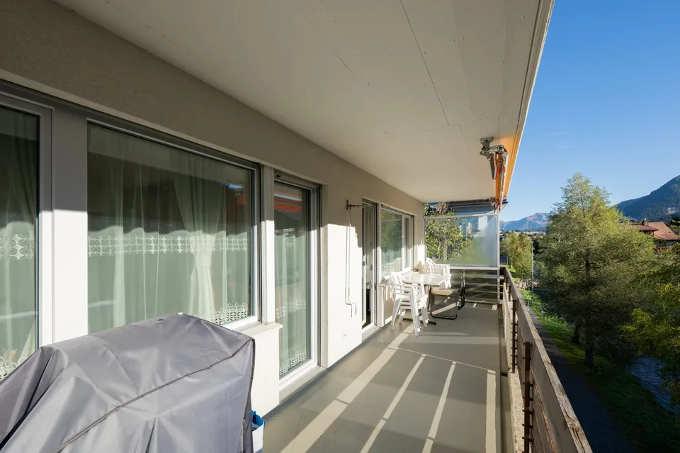Charmant appartement 3.5 pièces en mansarde avec balcon et vue sur les montagnes à Davos Platz – photo 17 sur 21