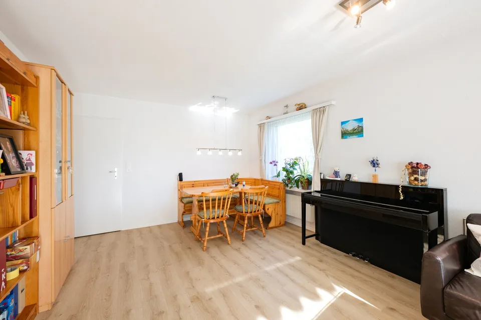 Charmant appartement 3.5 pièces en mansarde avec balcon et vue sur les montagnes à Davos Platz – photo 6 sur 21