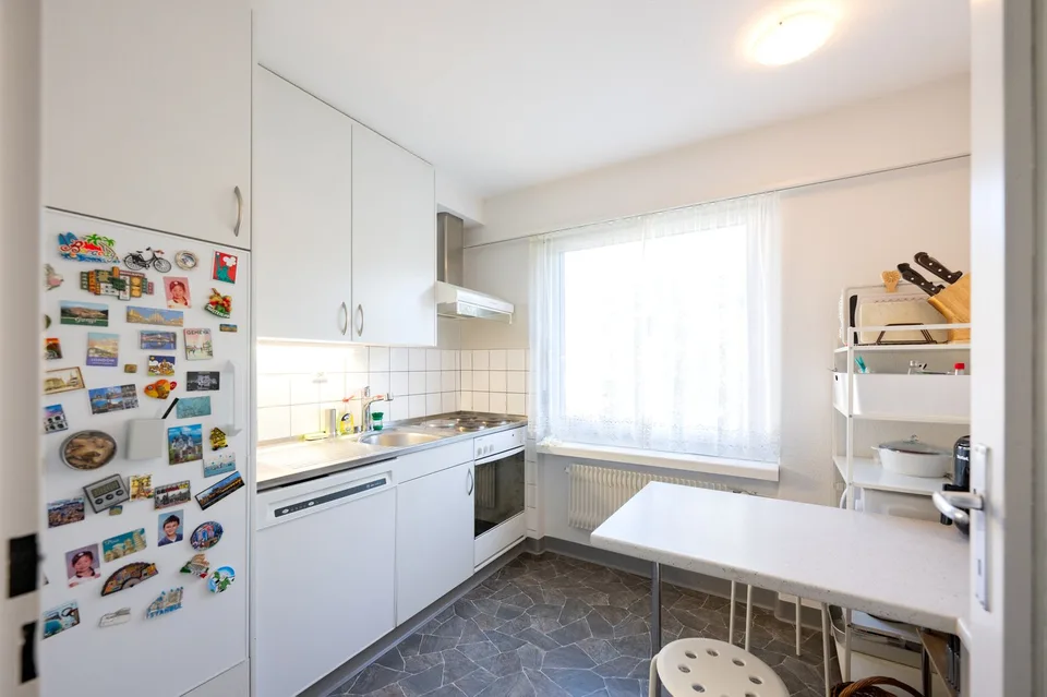 Charmant appartement 3.5 pièces en mansarde avec balcon et vue sur les montagnes à Davos Platz – photo 8 sur 21