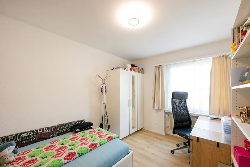 Charmant appartement 3.5 pièces en mansarde avec balcon et vue sur les montagnes à Davos Platz – photo 13 sur 21
