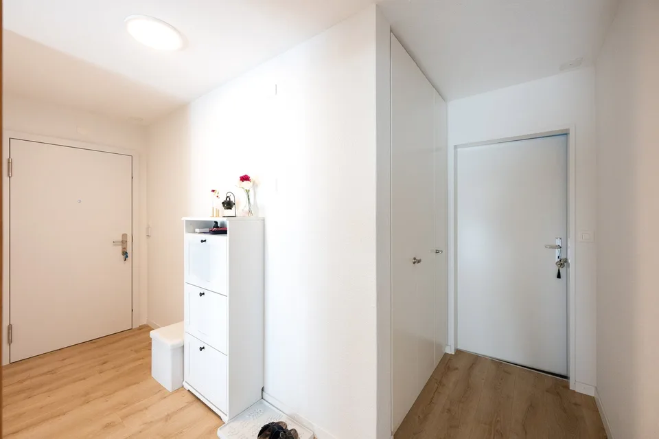 Charmant appartement 3.5 pièces en mansarde avec balcon et vue sur les montagnes à Davos Platz – photo 4 sur 21