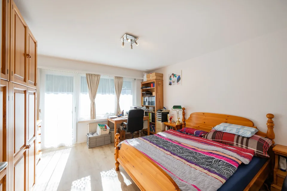 Charmant appartement 3.5 pièces en mansarde avec balcon et vue sur les montagnes à Davos Platz – photo 14 sur 21