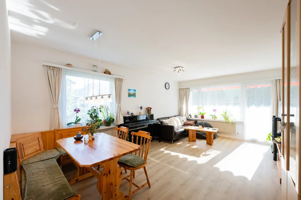 Charmant appartement 3.5 pièces en mansarde avec balcon et vue sur les montagnes à Davos Platz – photo 7 sur 21
