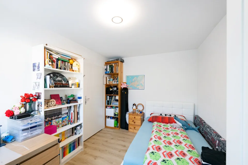 Charmant appartement 3.5 pièces en mansarde avec balcon et vue sur les montagnes à Davos Platz – photo 12 sur 21