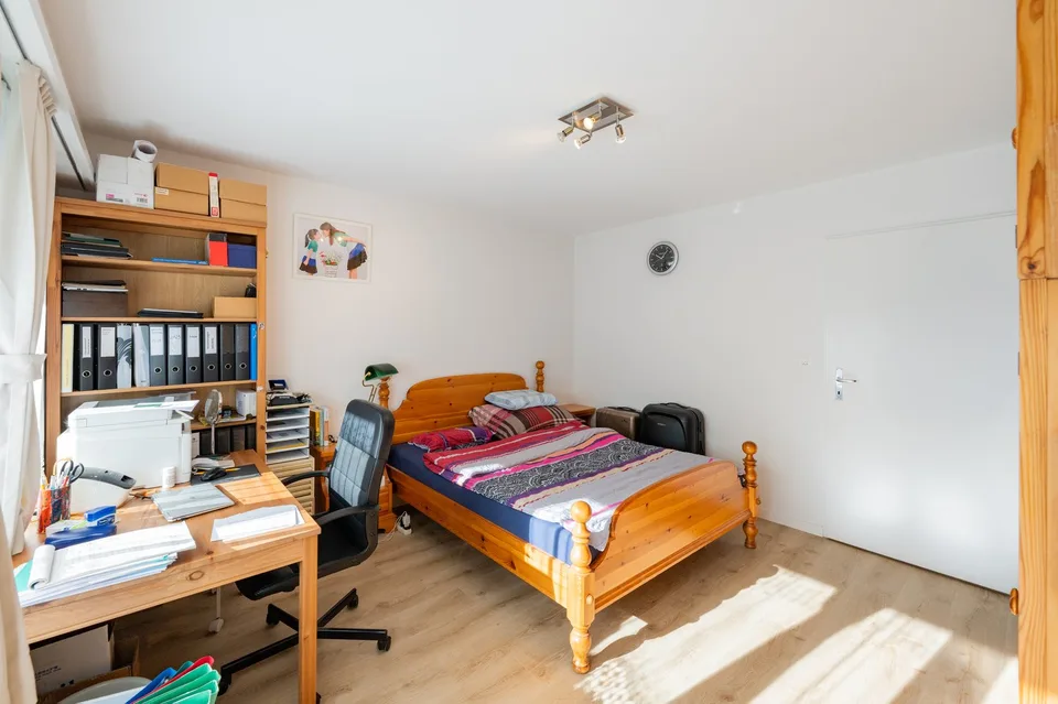 Charmant appartement 3.5 pièces en mansarde avec balcon et vue sur les montagnes à Davos Platz – photo 15 sur 21
