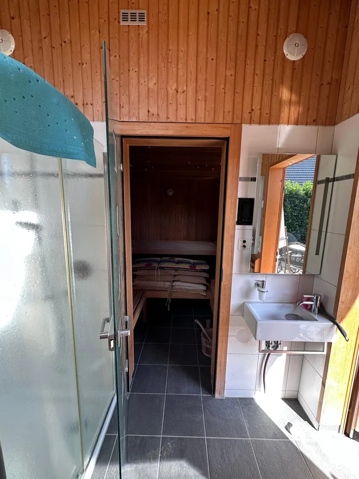 Traumhaus mit privatem Spa, Whirlpool, Schwimmteich und Golfvergnügen im eigenen Garten – Foto 10 von 30