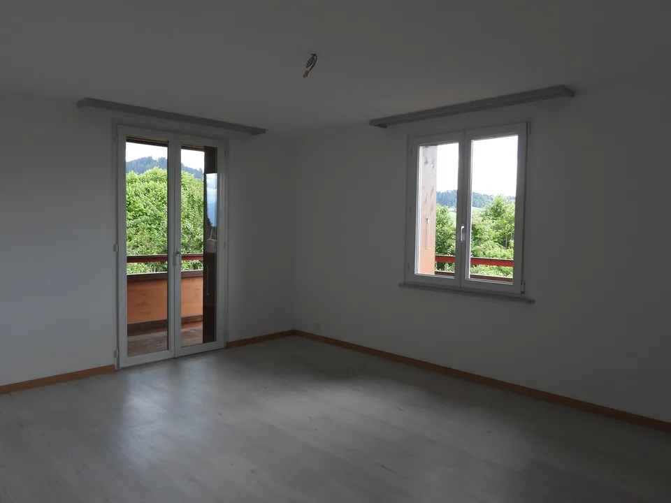 Charming 4.5-room apartment with terrace in a quiet location – photo 6 of 9
