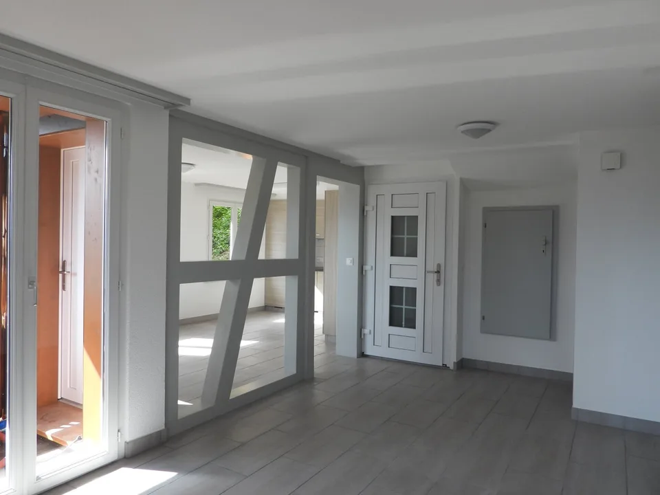Charming 4.5-room apartment with terrace in a quiet location – photo 8 of 9