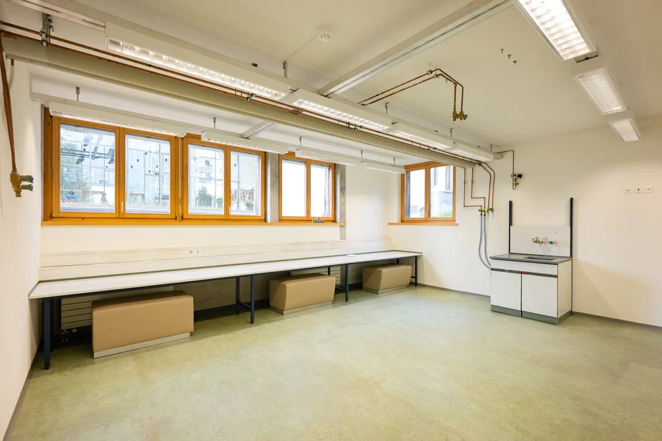 Espace de bureau dans un emplacement central à Davos Platz – photo 6 sur 9