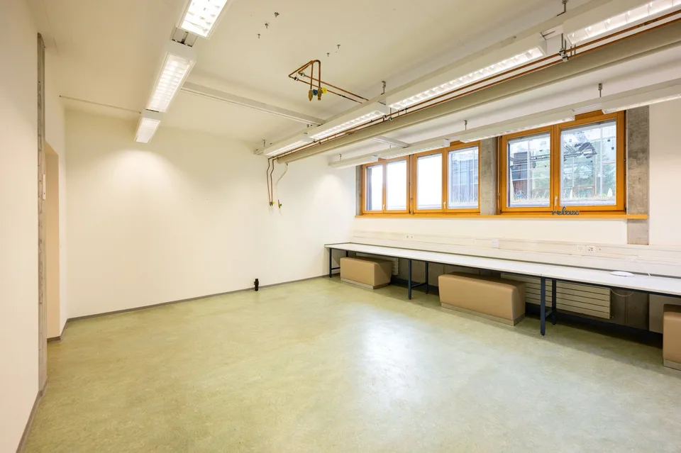 Espace de bureau dans un emplacement central à Davos Platz – photo 2 sur 9