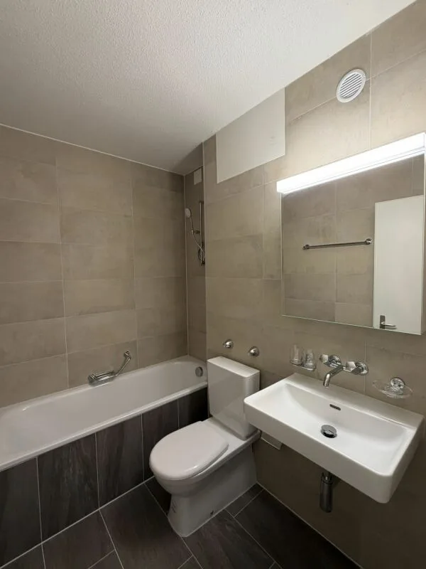 Grosse und moderne 2.5 Zimmerwohnung jetzt zu vermieten! – Foto 6 von 7