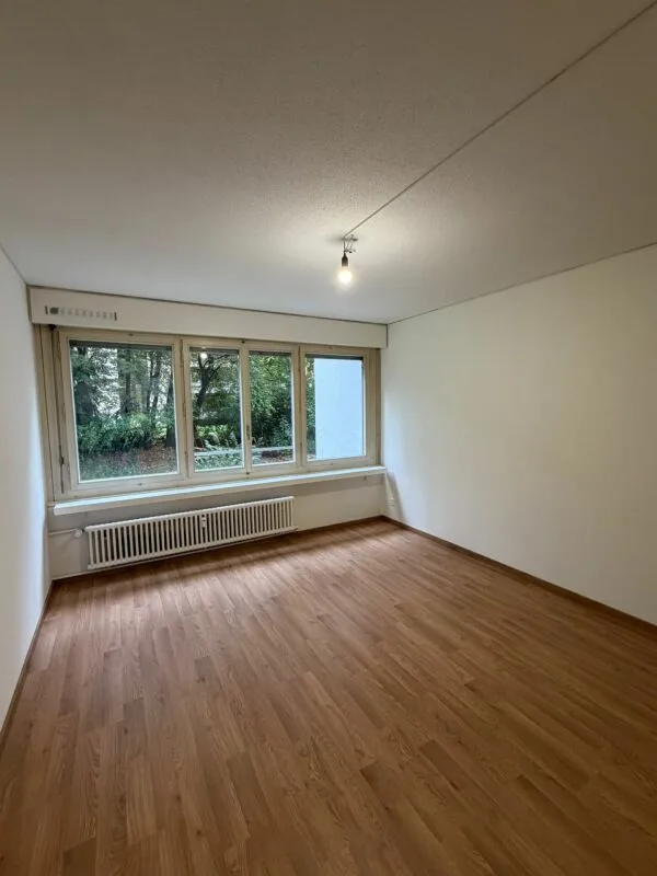Grosse und moderne 2.5 Zimmerwohnung jetzt zu vermieten! – Foto 3 von 7