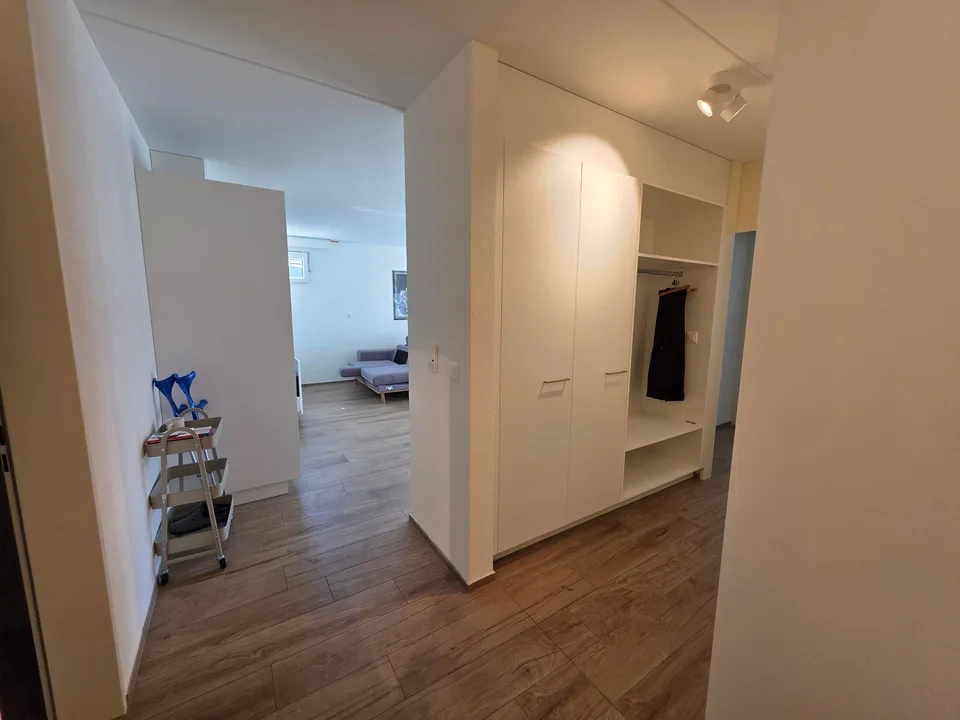 Helle 2.5-Zimmer-Wohnung mit Balkon – Foto 4 von 11