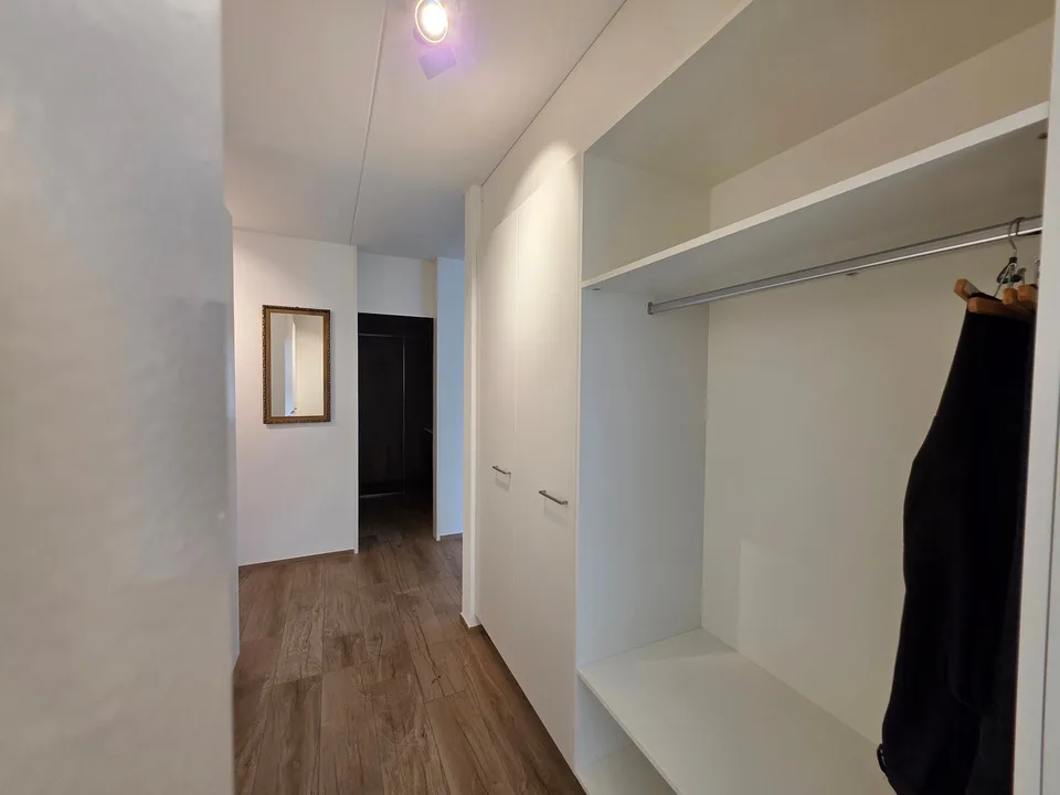 Helle 2.5-Zimmer-Wohnung mit Balkon – Foto 10 von 11