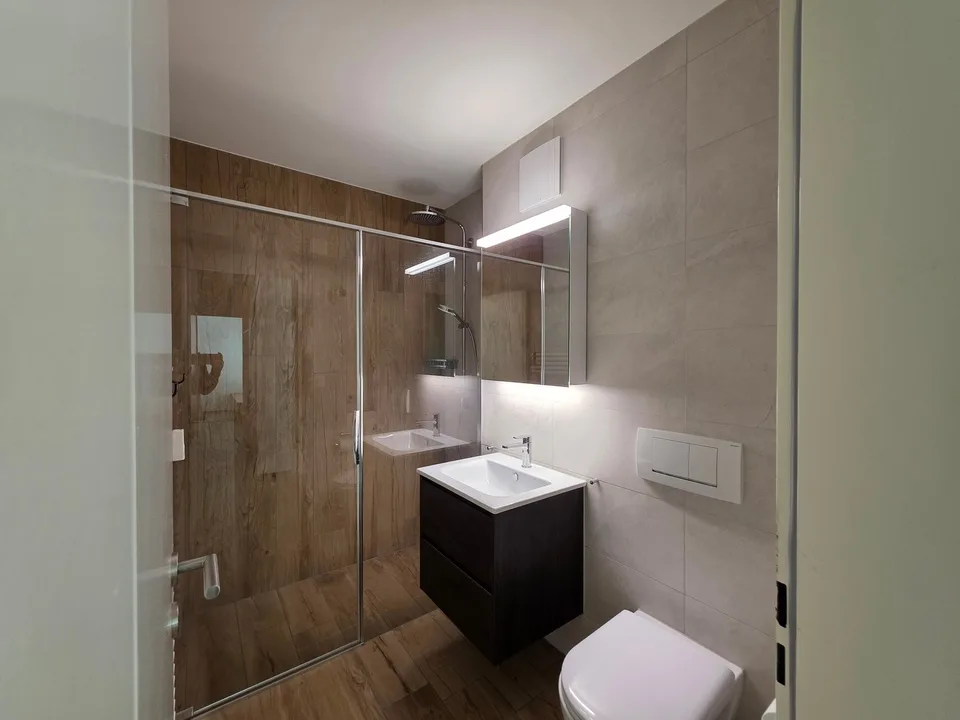 Helle 2.5-Zimmer-Wohnung mit Balkon – Foto 2 von 11