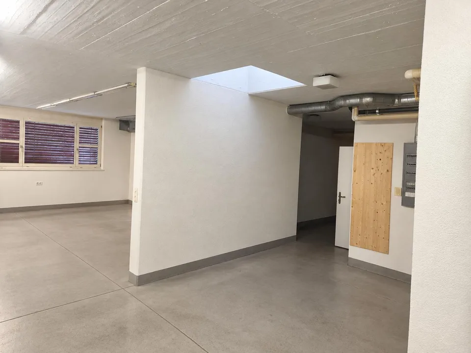 Vielseitige Gewerbefläche mit 140 m² in Lupfig zu vermieten – Foto 4 von 12