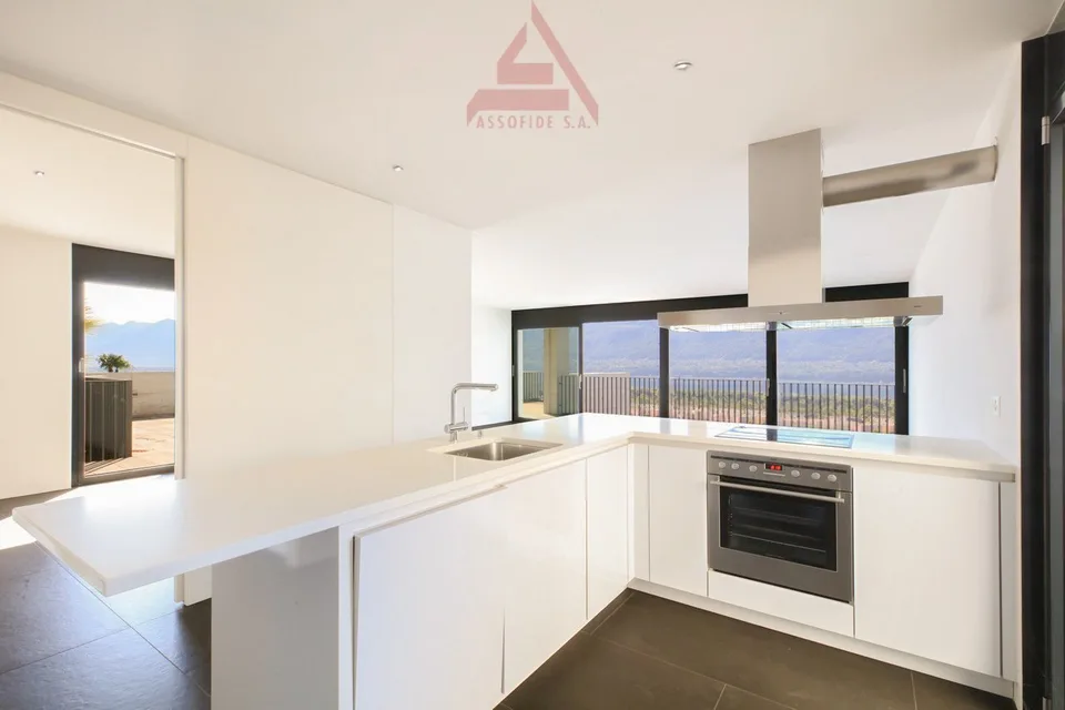 App. con stupenda vista lago / Wohnung mit traumhafter Seesicht – Foto 2 von 15