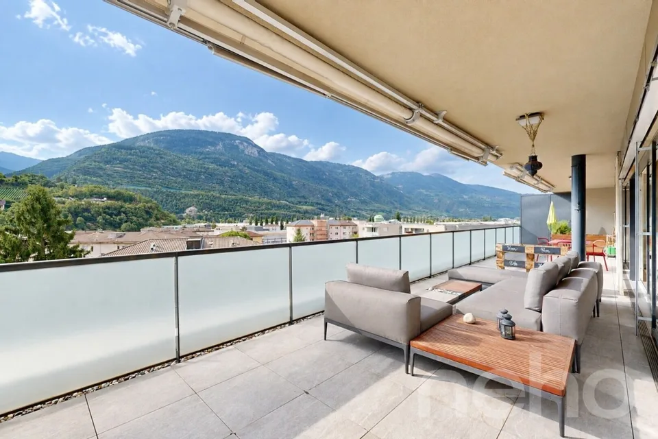 Bell'appartamento di 4.5 locali all'ultimo piano con ampia terrazza a sud – foto 2 di 12