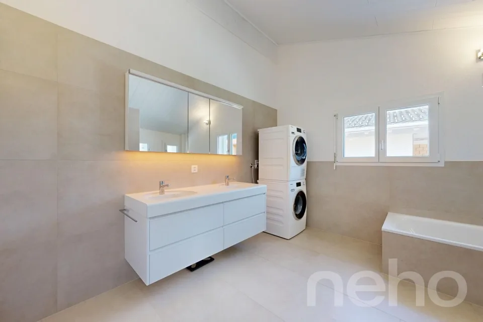 Einfamilienhaus mit über 260 m² Nutzfläche und grosser Garage – Foto 8 von 12
