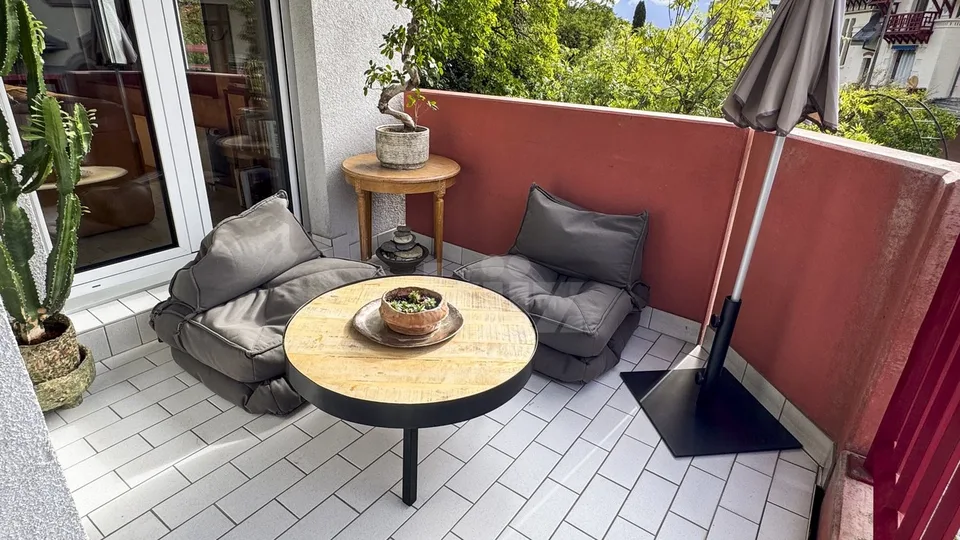 Charming renovated apartment with balcony – photo 6 of 13