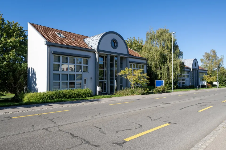 Posizione commerciale esclusiva per la tua azienda a Muri! – foto 18 di 19