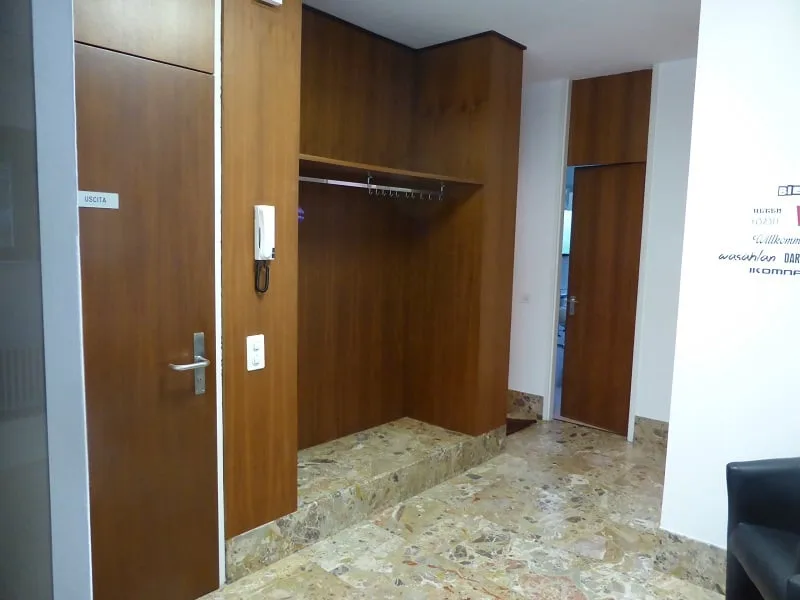 AFFITTASI SPAZI UFFICI DI CA. MQ 100 A LUGANO – foto 5 di 11