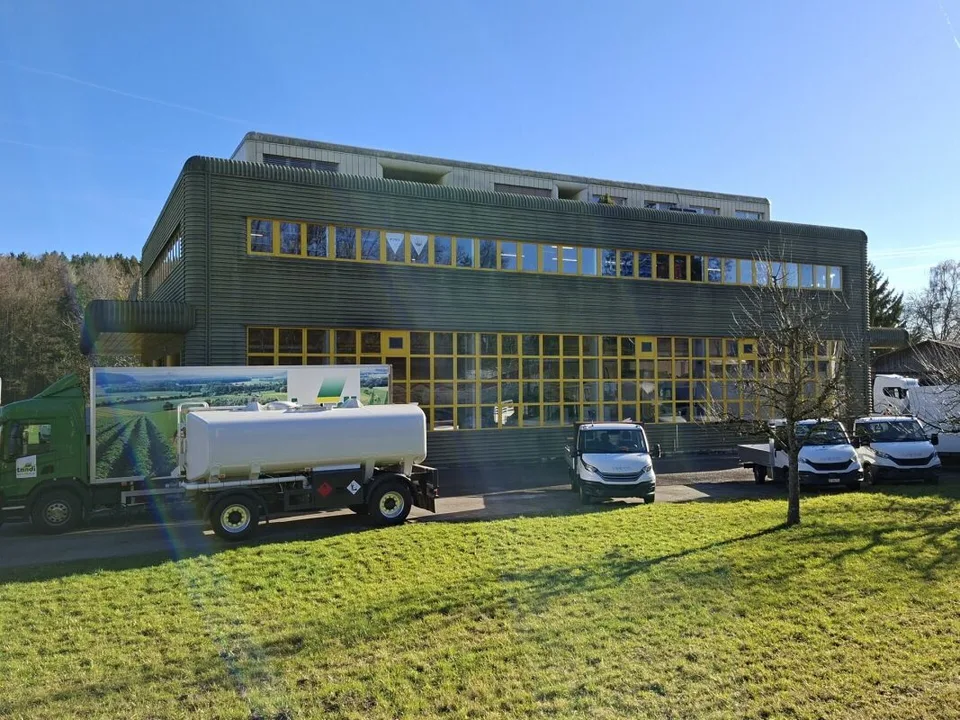 680 m² helle Geschäfts- und Bürofläche in Kallnach – Foto 2 von 4