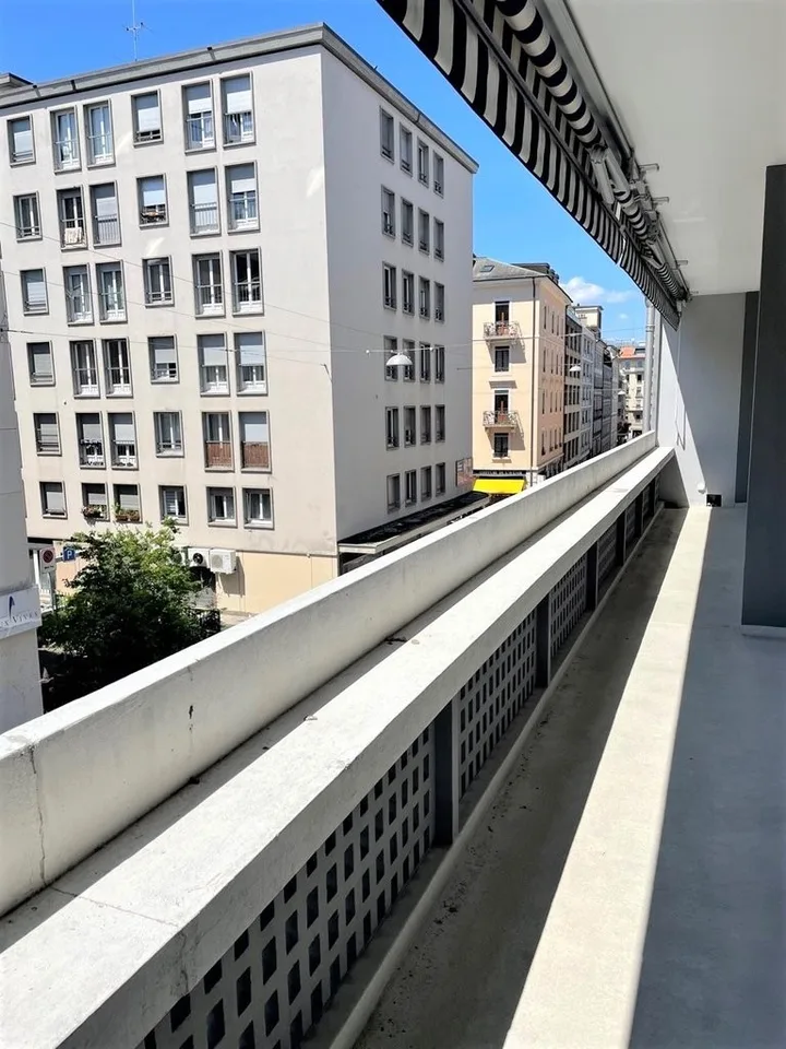 Eaux-Vives: schönes Apartment mit Balkon – Foto 10 von 11
