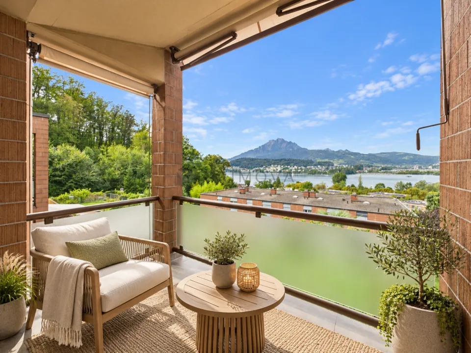 Logenplatz über dem Vierwaldstättersee, elegantes Reihenhaus-Juwel in Luzern – Foto 4 von 16