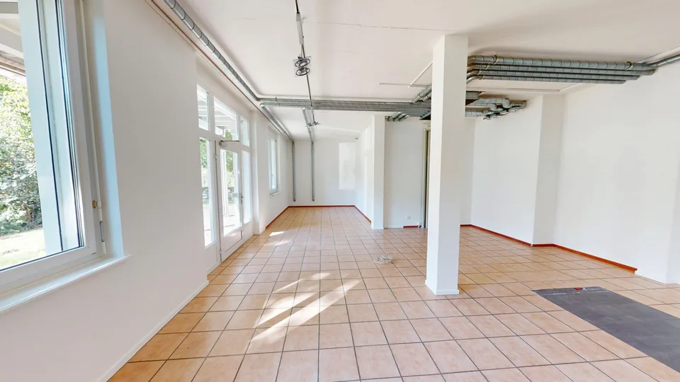 Raum für Ihr Business – vielseitige Gewerbefläche in Greifensee – Foto 3 von 5