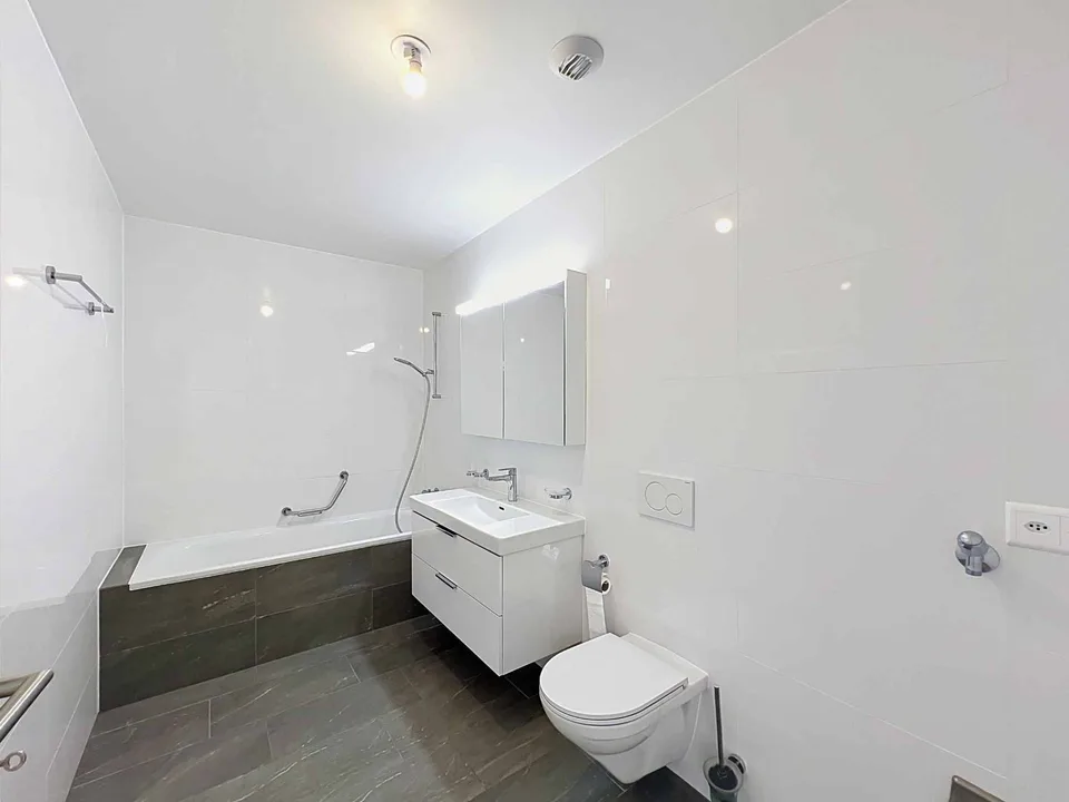 Geräumige 4.5-Zimmer-Wohnung in einem schönen Viertel – Foto 8 von 9