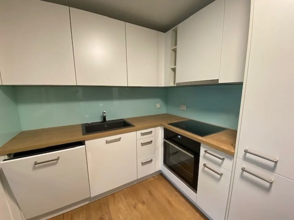 2.5 ROOM APARTMENT IN A QUIET LOCATION – photo 4 of 13