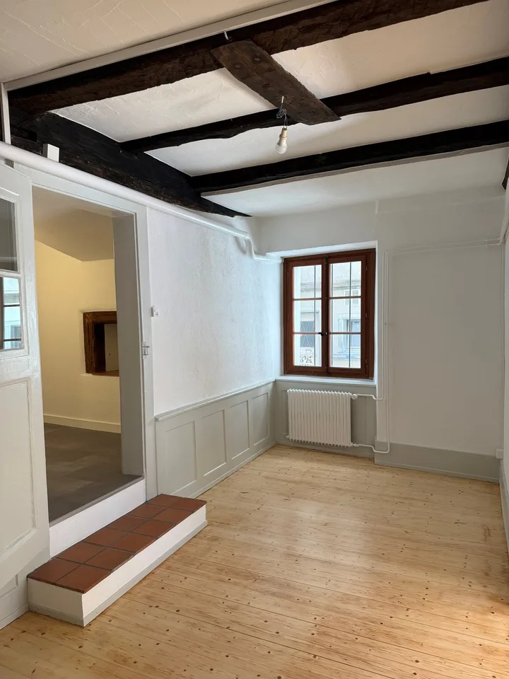 2.5 room apartment renovated in the old town of Fribourg – photo 6 of 7
