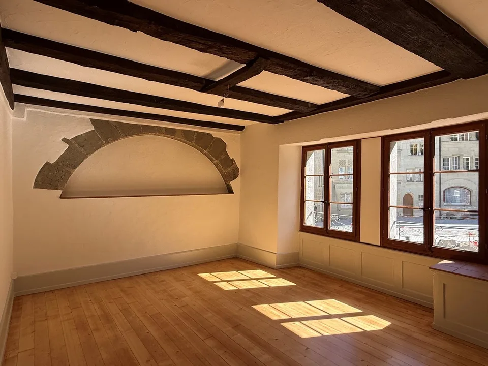2.5 room apartment renovated in the old town of Fribourg – photo 3 of 7